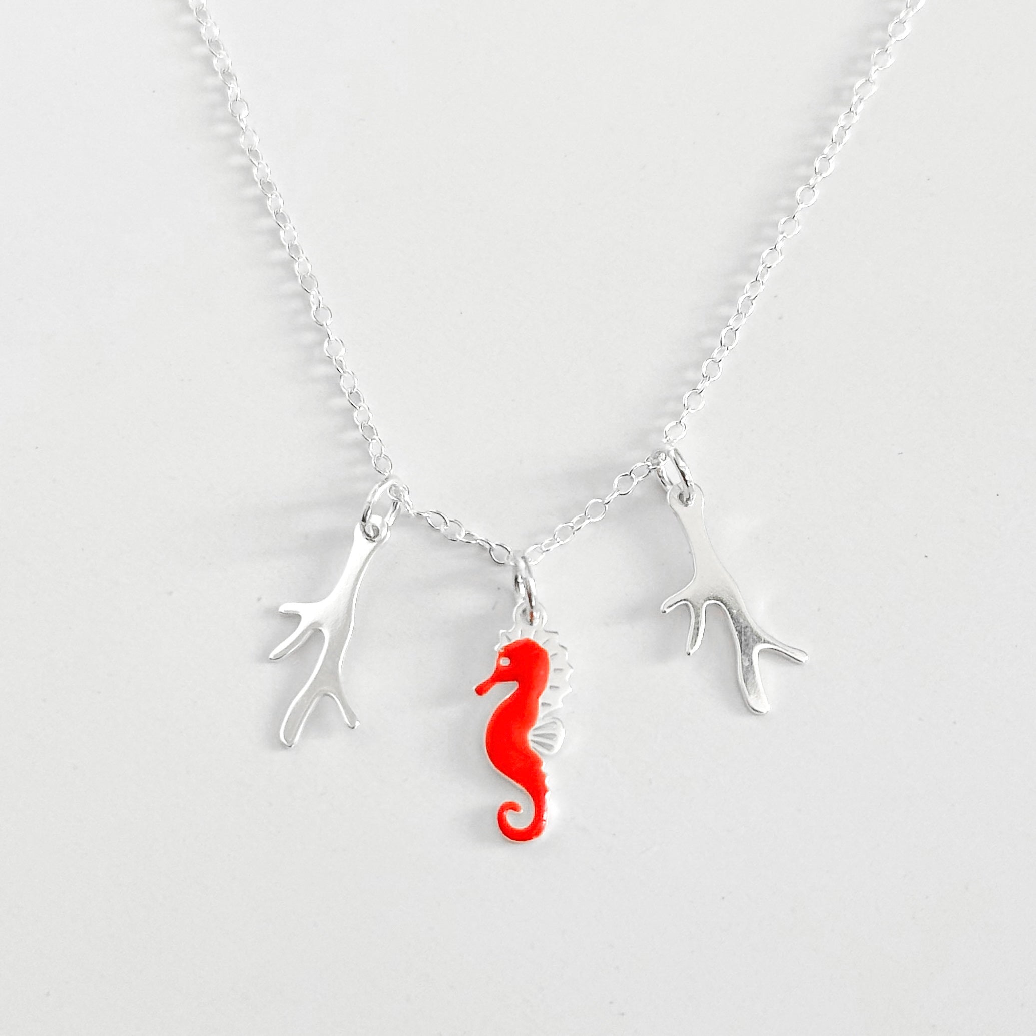 bijou artisanal collier en argent 925 pour femme, style chic et moderne