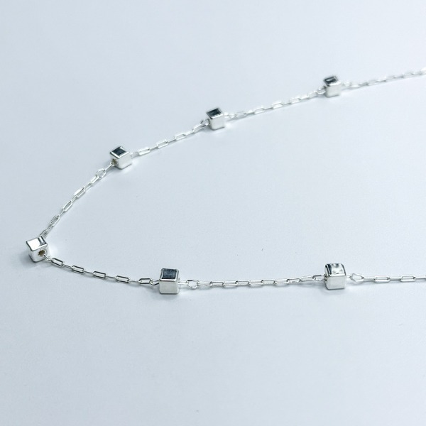 Collier Élégance Carrée en Argent 925 pour femmes